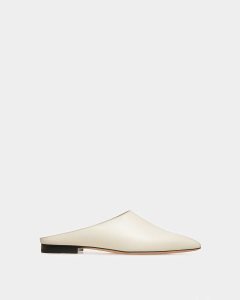 Bally Nara Leather Flat Pumps White | UARJS3410