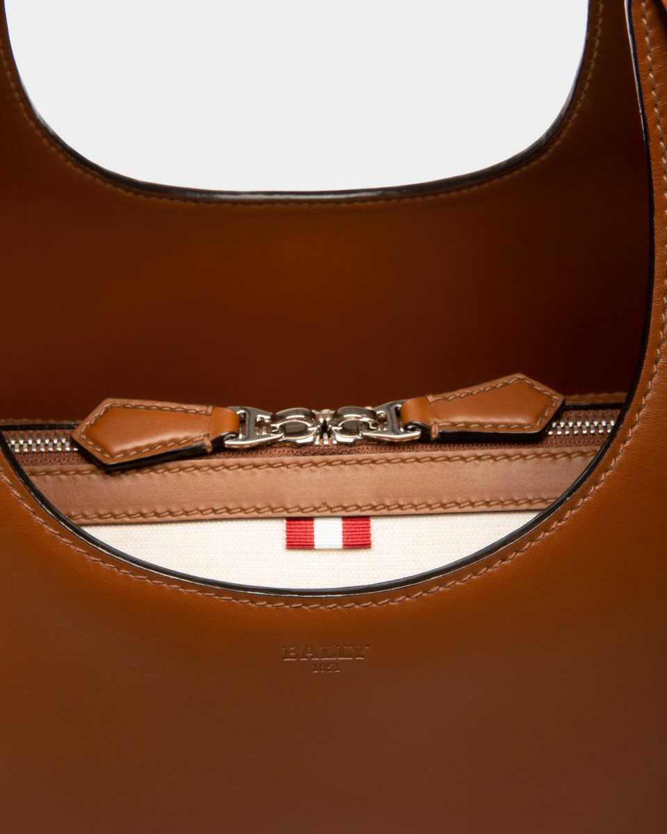 Bally Ahres Leather Shoulder Bag Brown | OMCBW9684